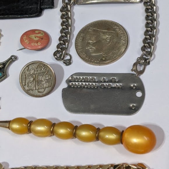 Vintage Junk Drawer Lot Jewelry & Bits For Crafts - Picture 9 of 12